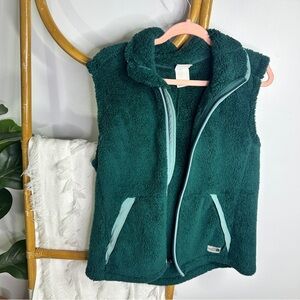 The North Face Green Sherpa Fuzzy Vest sz L